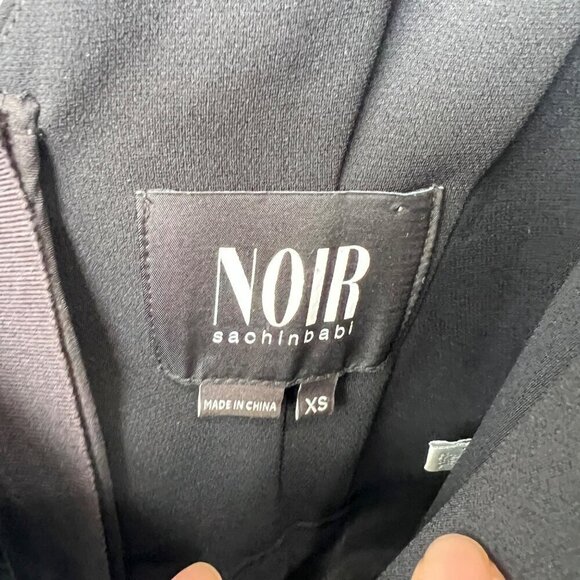 ❤️ Noir by Sachin & Babi Plunge neck crop top, Black, Size XS - Picture 5 of 7